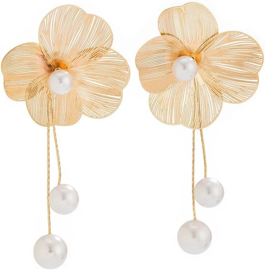 Chunky Gold Flower Earreings for Women Boho Statement Earrings Exaggerated Flower Pearl Earrings for Jewelry Gift for Womem