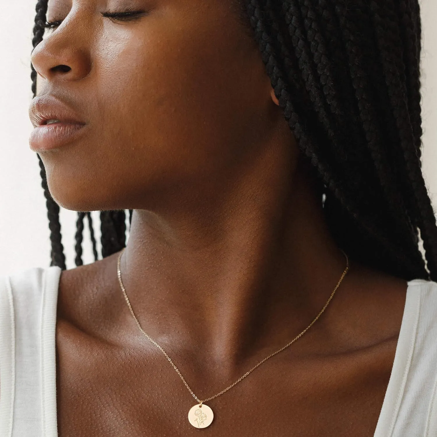MYEARS Women Birth Flower Necklace Gold Coin Engraved Disc 12 Month Flower Bouquet Pendant 14K Gold Plated Dainty Chain Personalized Floral Jewelry Birthday Gift