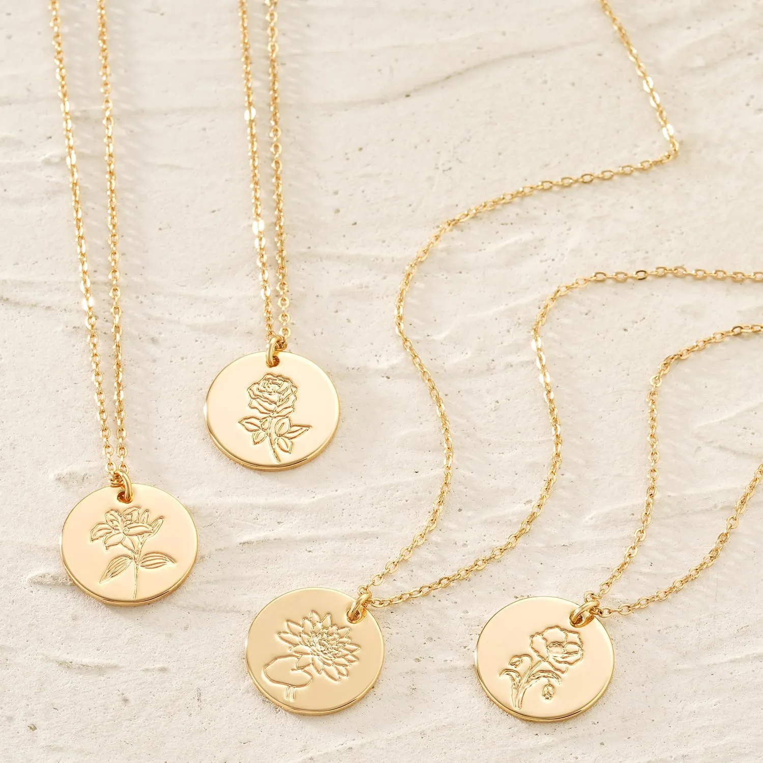 MYEARS Women Birth Flower Necklace Gold Coin Engraved Disc 12 Month Flower Bouquet Pendant 14K Gold Plated Dainty Chain Personalized Floral Jewelry Birthday Gift