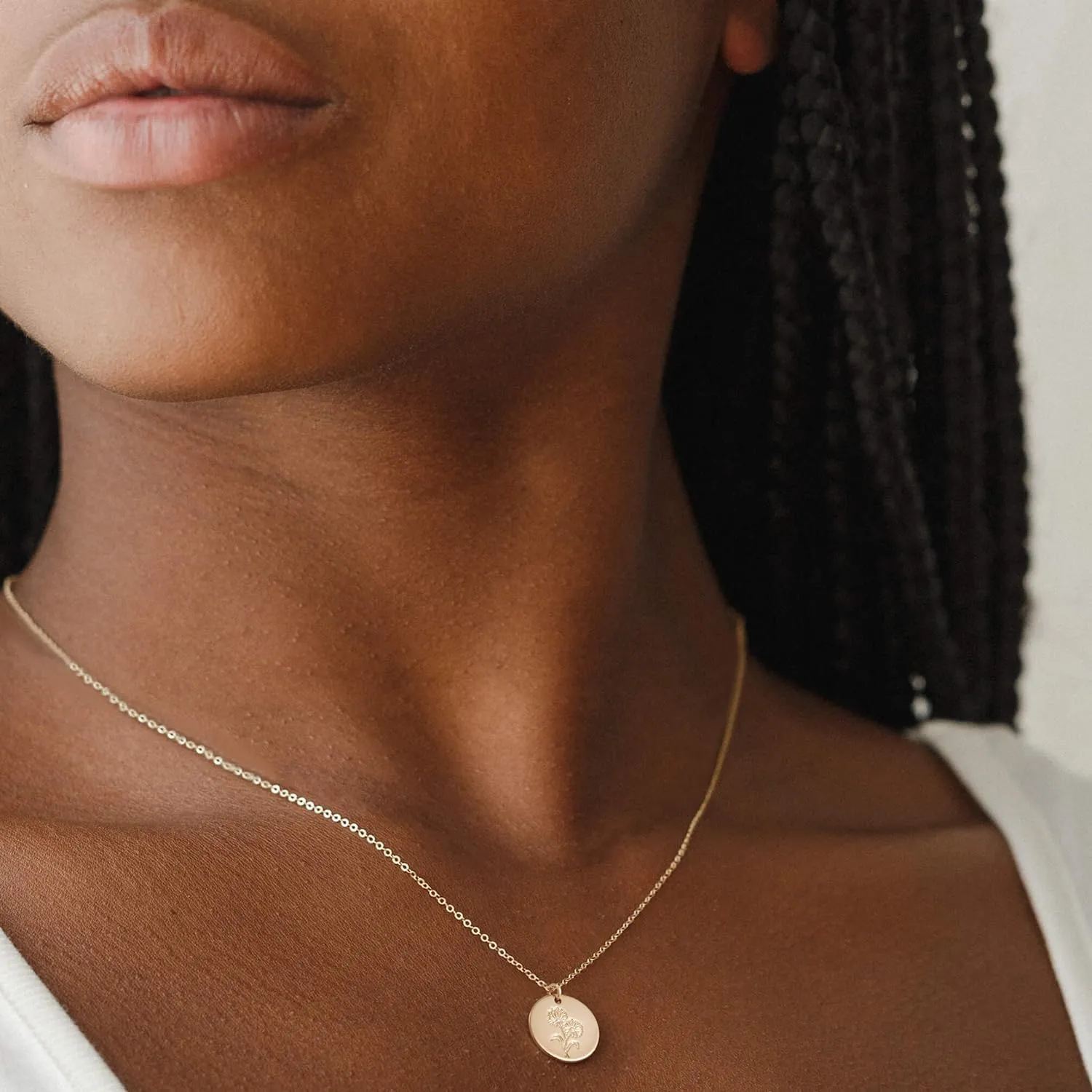 MYEARS Women Birth Flower Necklace Gold Coin Engraved Disc 12 Month Flower Bouquet Pendant 14K Gold Plated Dainty Chain Personalized Floral Jewelry Birthday Gift