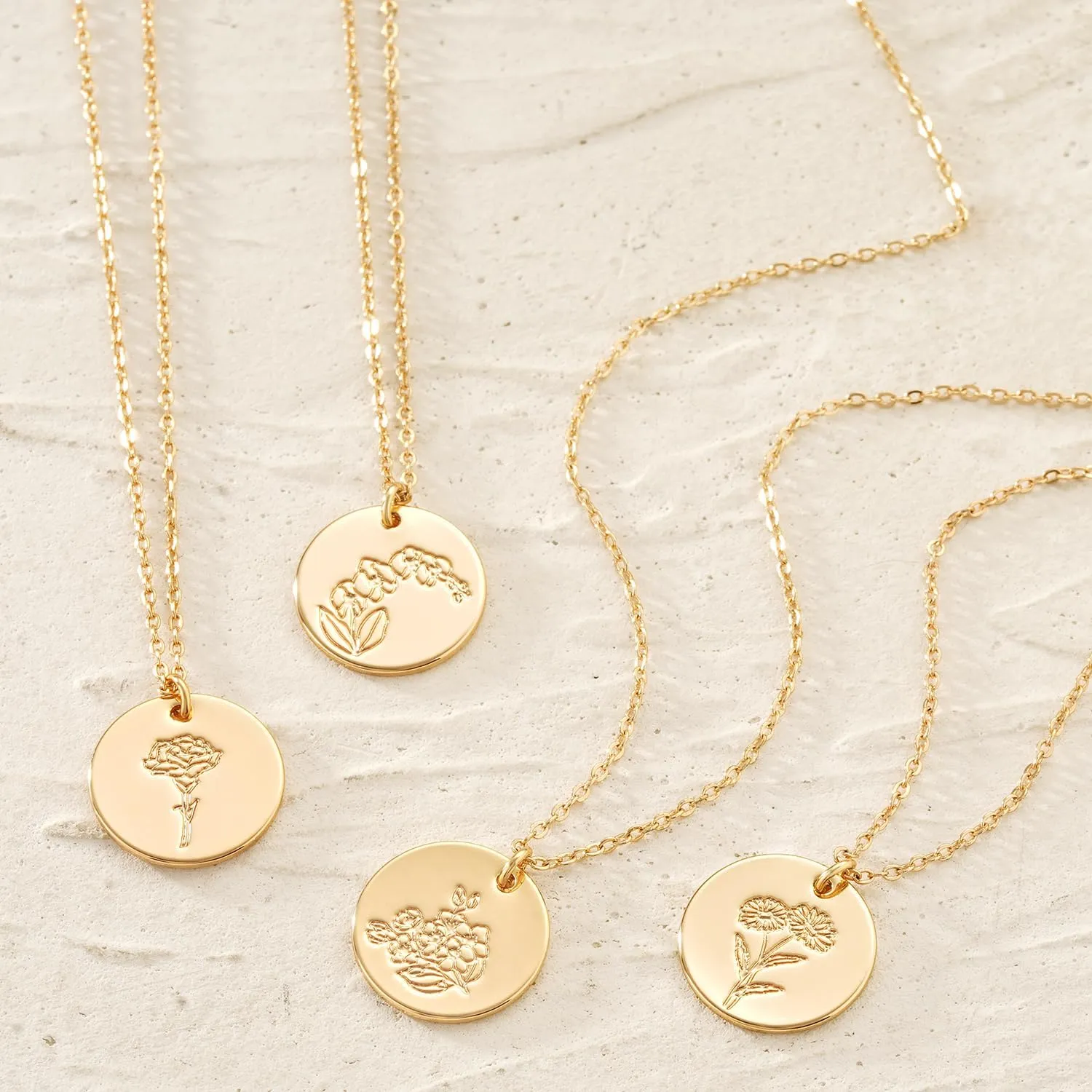 MYEARS Women Birth Flower Necklace Gold Coin Engraved Disc 12 Month Flower Bouquet Pendant 14K Gold Plated Dainty Chain Personalized Floral Jewelry Birthday Gift