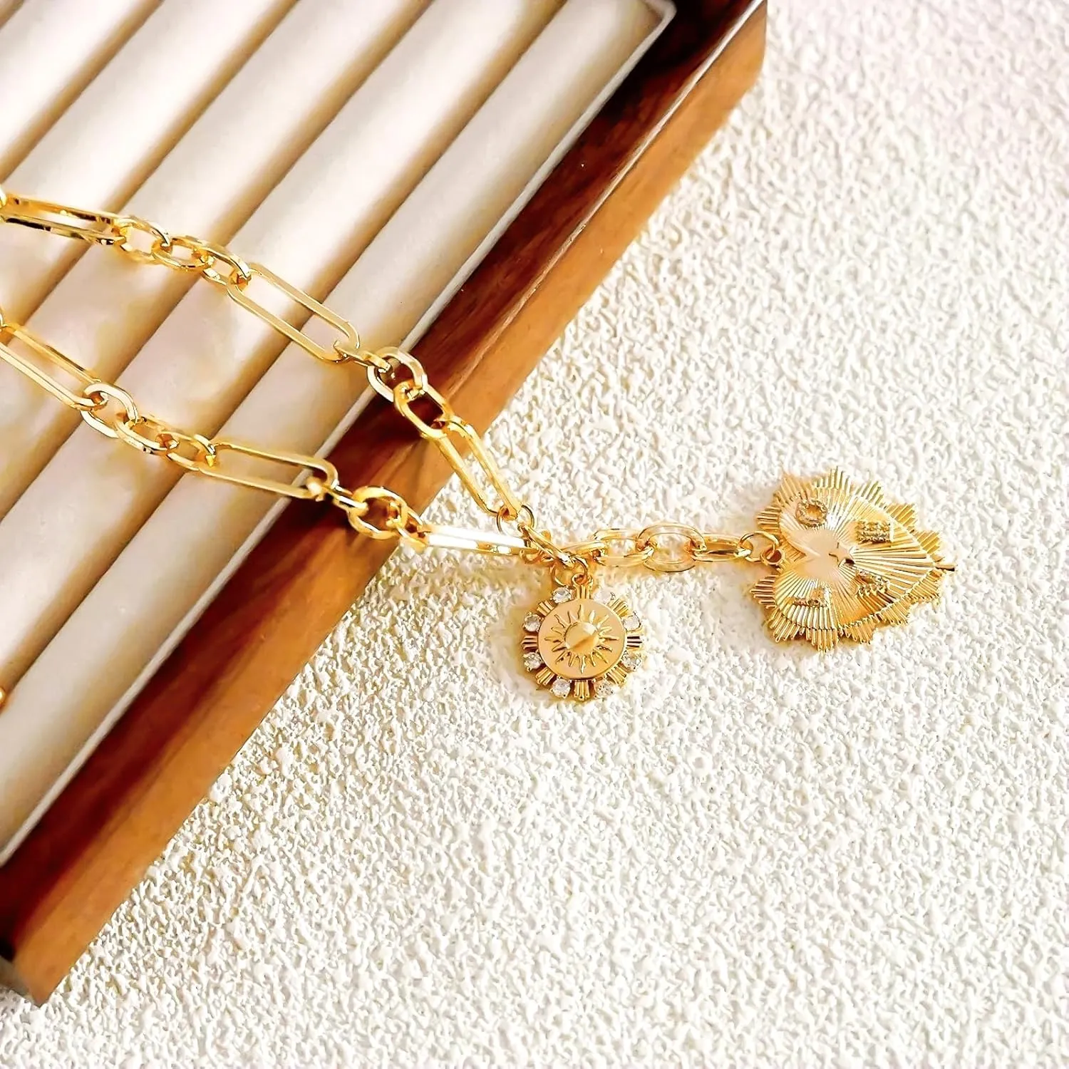 Sun Heart Necklace for Women 18K Gold Plated Heart Pendent Necklace Chunky Chain Choker Necklace Hip Hop Charm Necklace Unisex Necklace