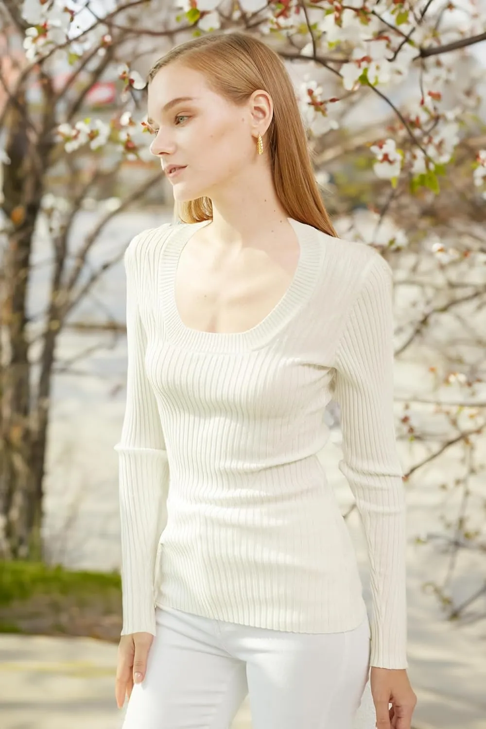 v28 Women Scoop Neck U-Neck Knit Long Sleeve Slim Fit Ribbed Sweater Tops