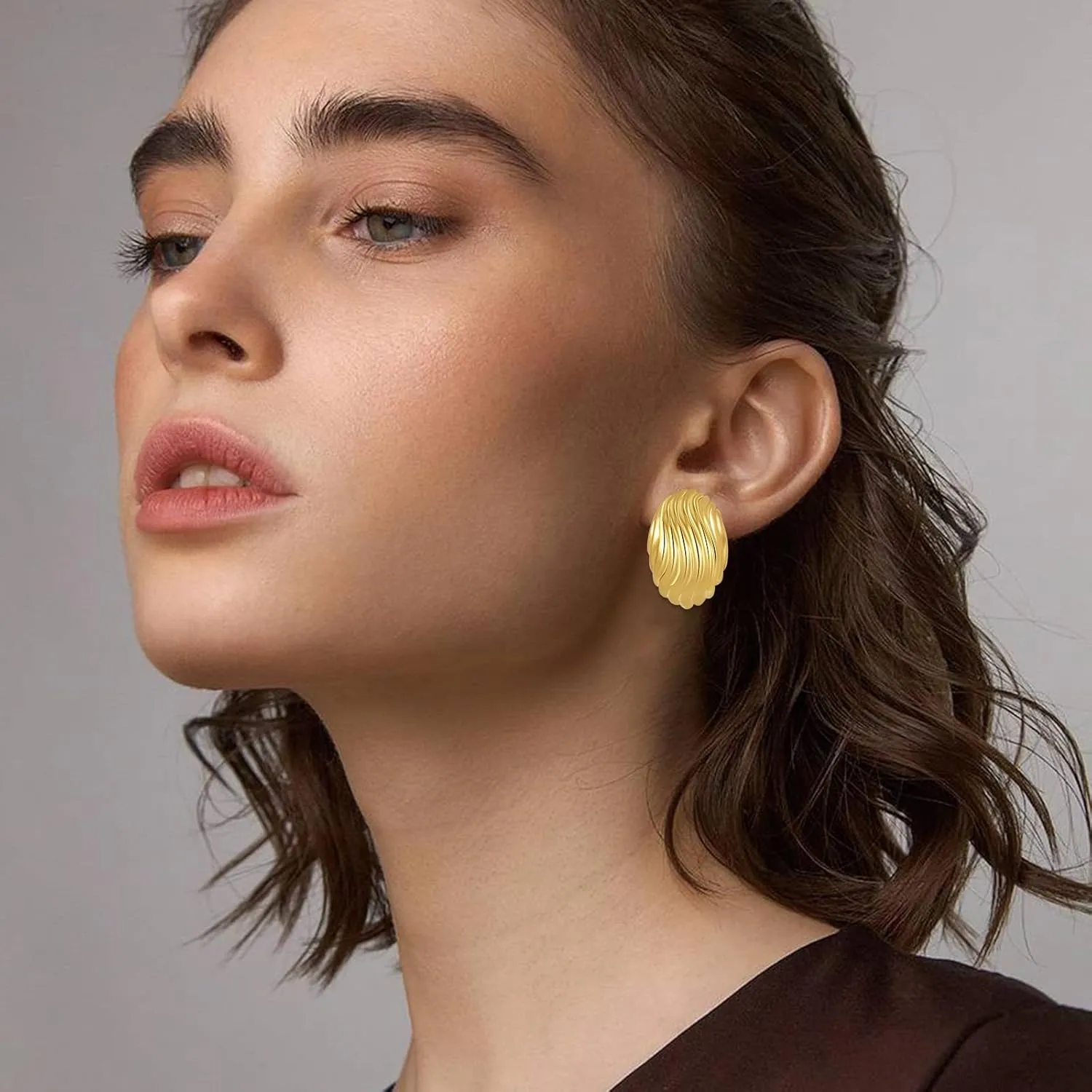 Women's Gold Earrings Chunky Love Knot Flower Statement Earrings for Women Minimalist Stud Earrings Fashion Jewelry